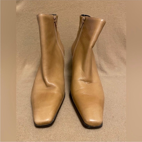 JOAN & DAVID Camel Color Ankle Boots Size-10 - Picture 2 of 9